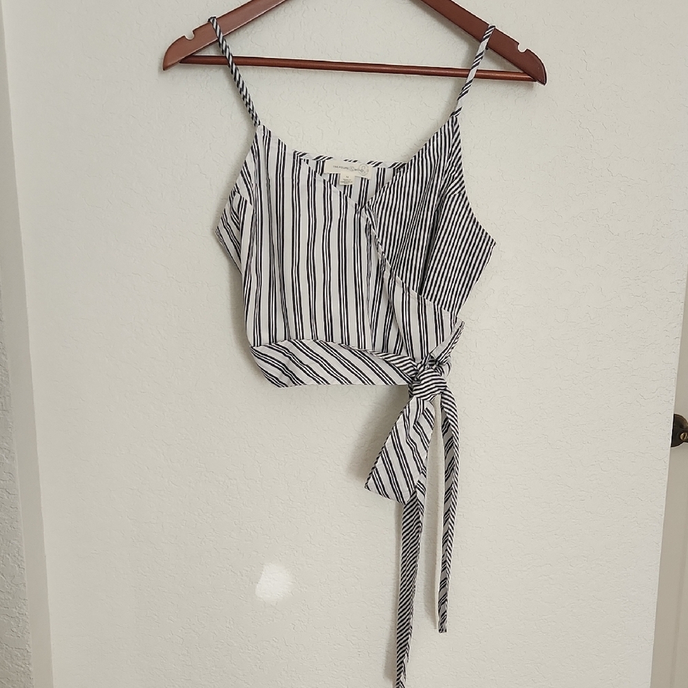 Treasure & Bond Black and White Striped Crop Top